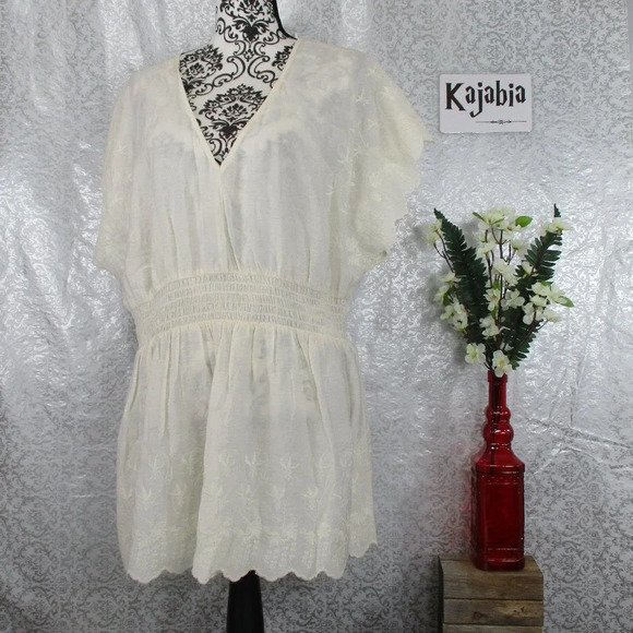 TORRID Ivory Embroidered Top NWT Size 2 (2X) - Picture 1 of 9